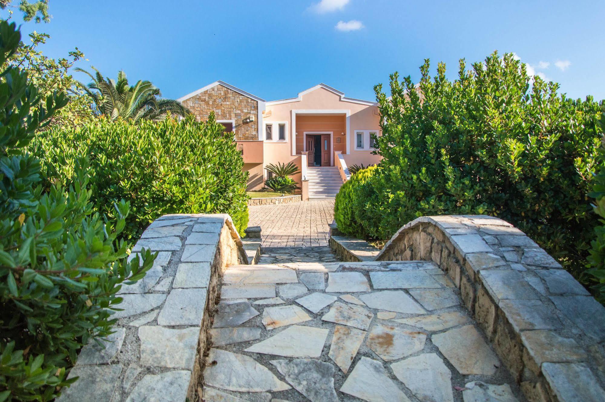 Leone Luxury Villas Каламакі Екстер'єр фото