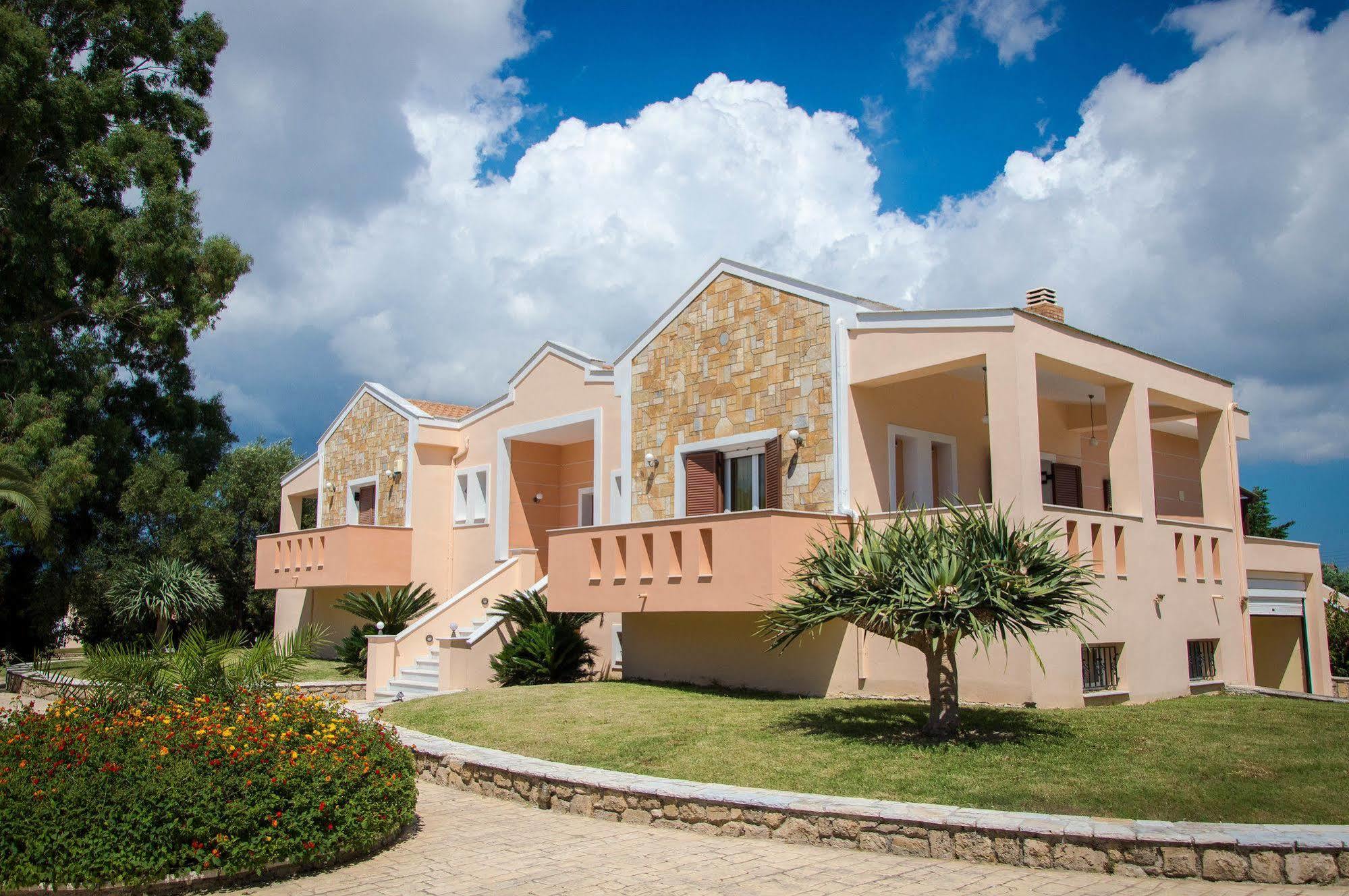 Leone Luxury Villas Каламакі Екстер'єр фото