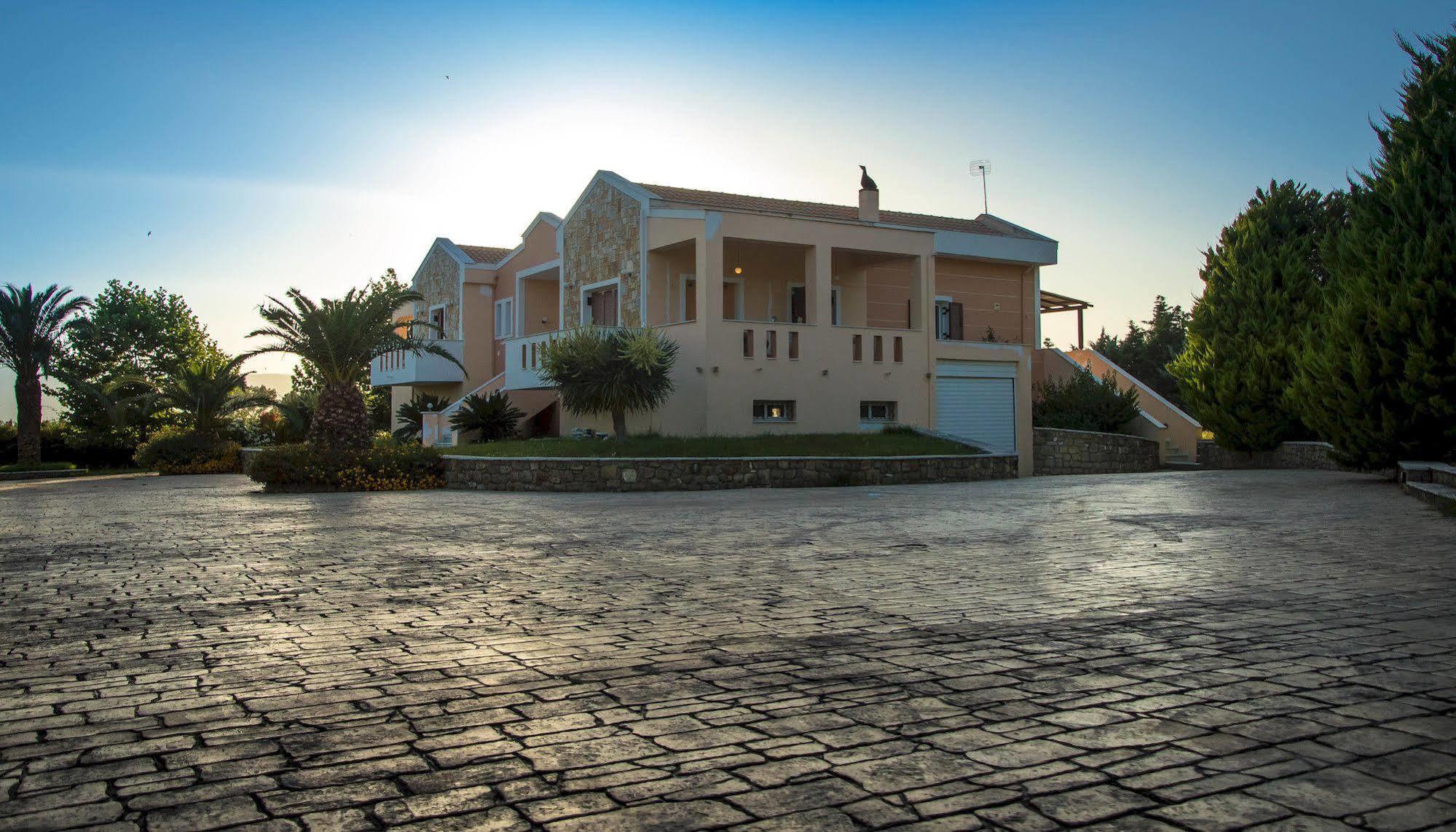 Leone Luxury Villas Каламакі Екстер'єр фото