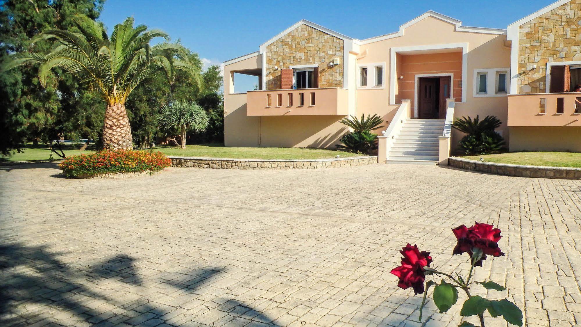 Leone Luxury Villas Каламакі Екстер'єр фото