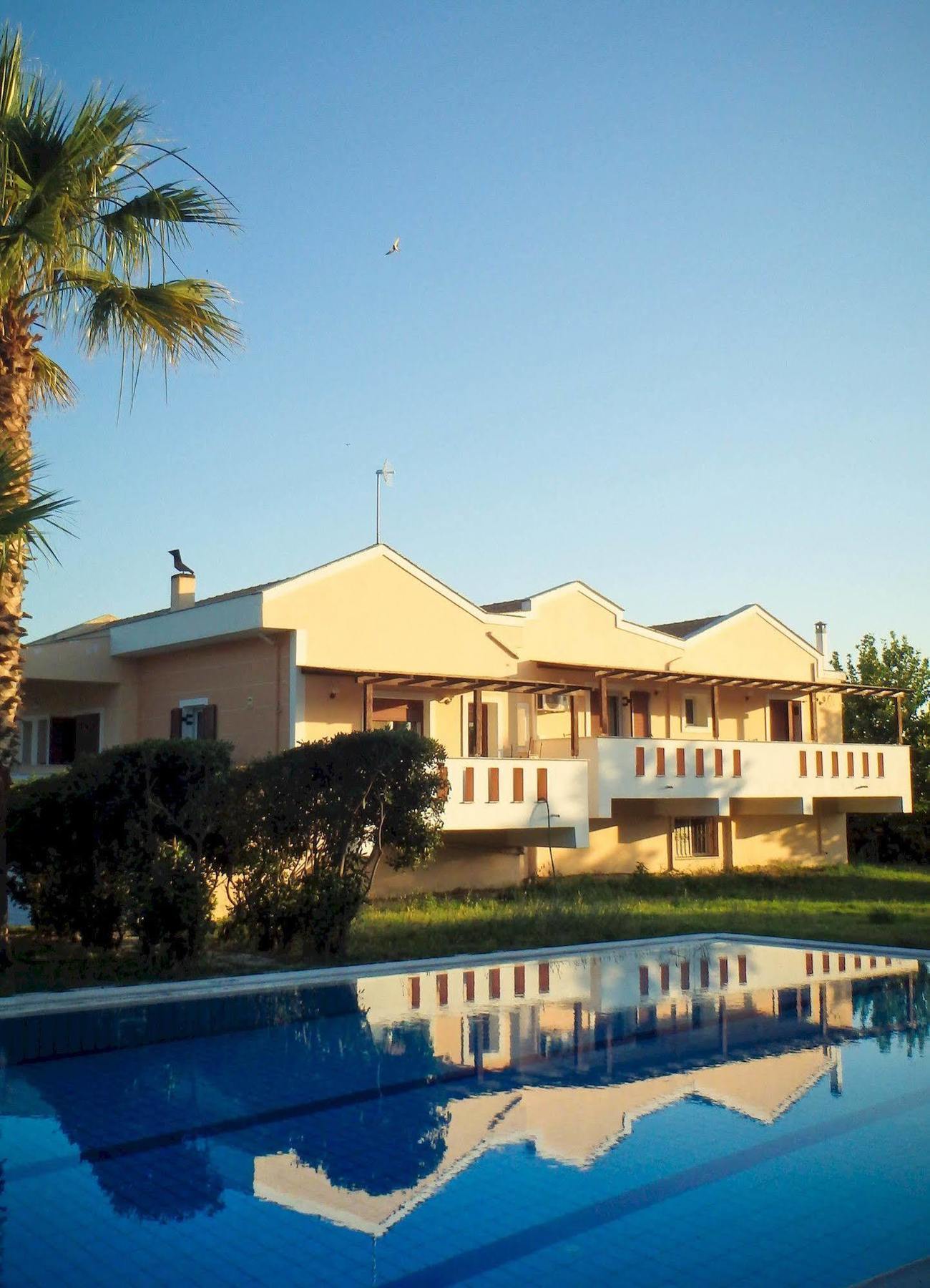 Leone Luxury Villas Каламакі Екстер'єр фото
