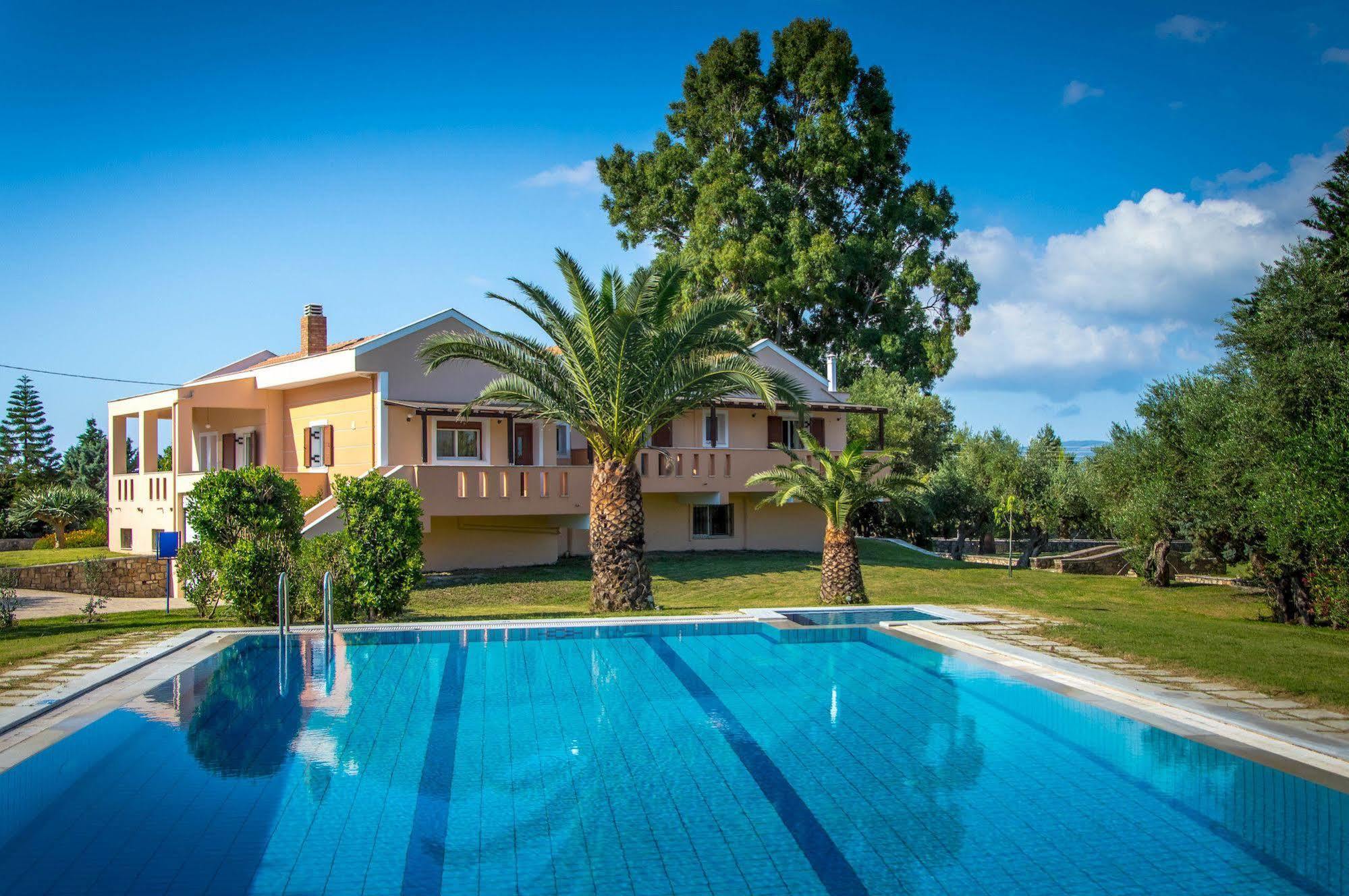 Leone Luxury Villas Каламакі Екстер'єр фото