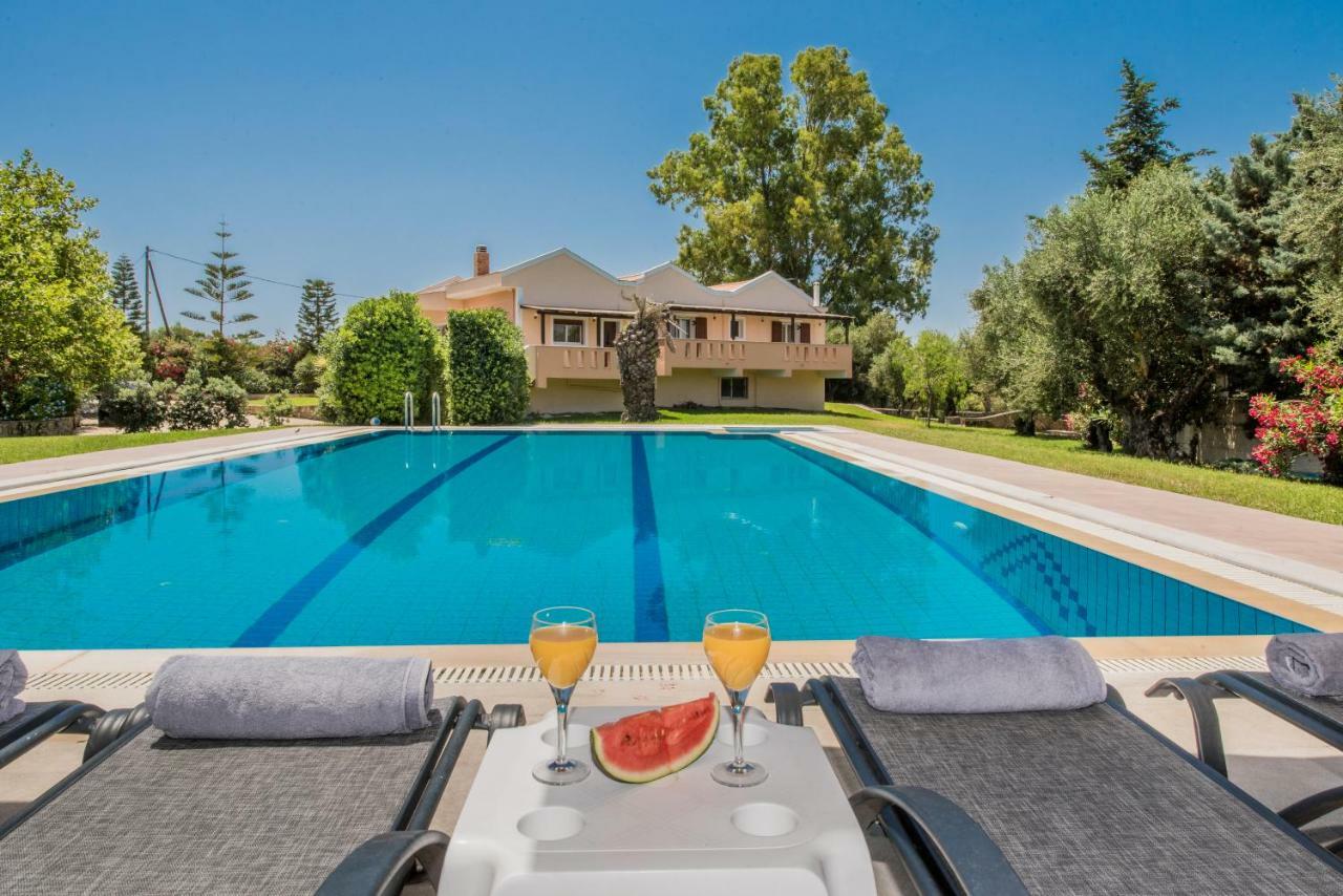 Leone Luxury Villas Каламакі Екстер'єр фото