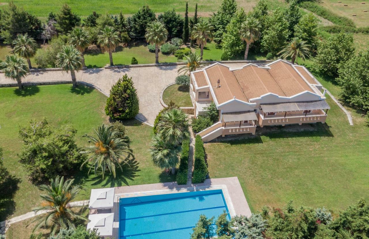 Leone Luxury Villas Каламакі Екстер'єр фото